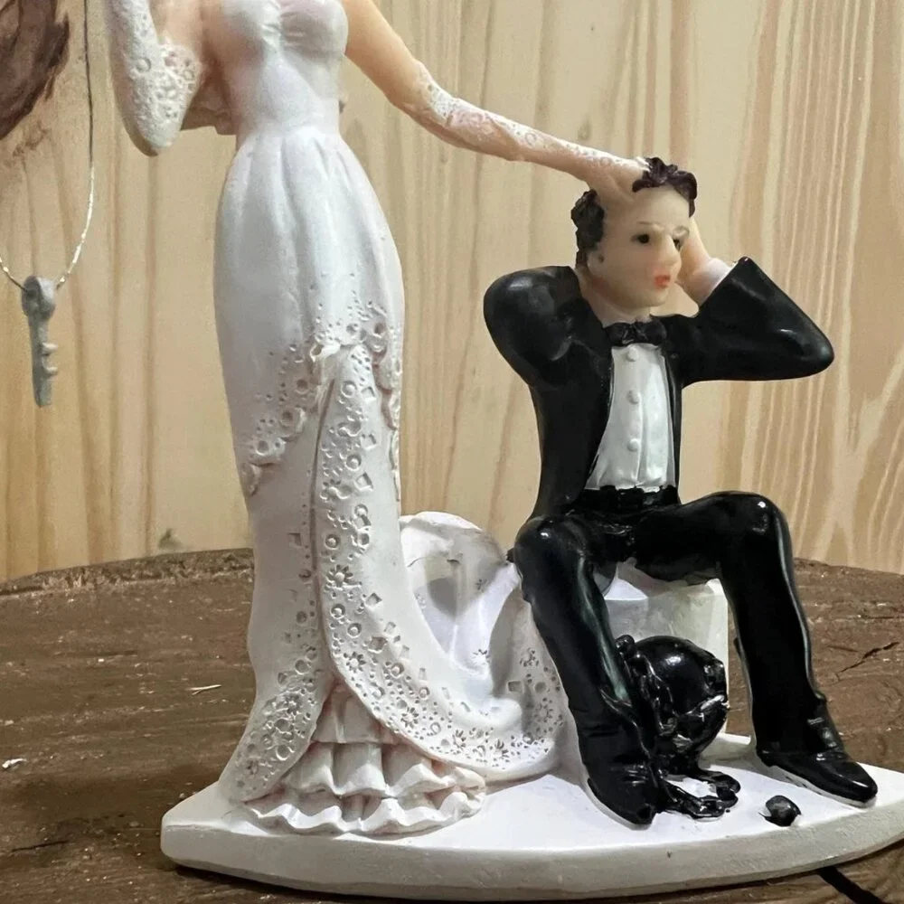 Poly Resin Wedding Cake Topper Funny Couple Figurine Decoration Gift